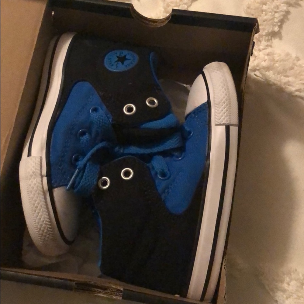 Boys converse sneakers